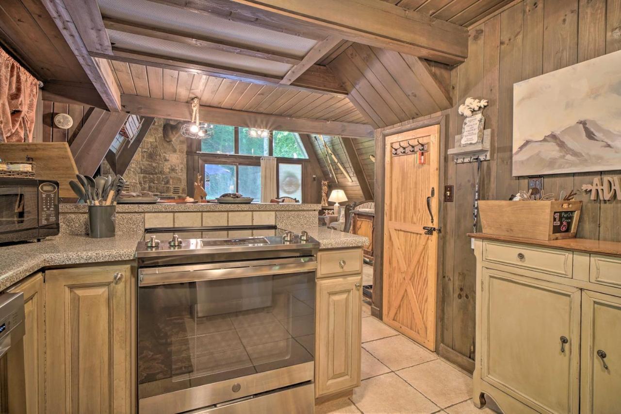 Snuggle Inn In The Heart Of Chalet Village! Gatlinburg Extérieur photo